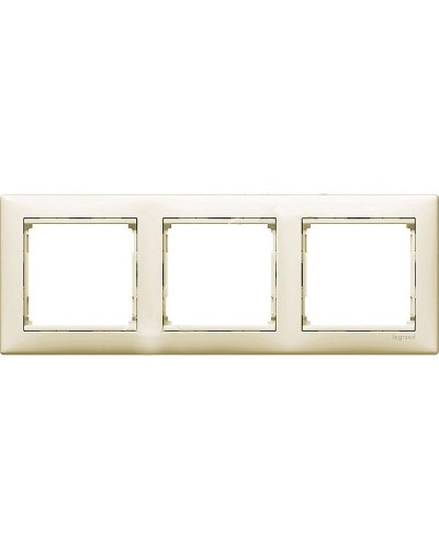Рамка Valena 3 поста LEGRAND 774353 в Хасавюрте Аксессуары для кабель-канала Pintop.ru