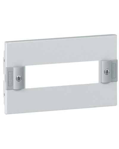 Панель лицевая Legrand 020304 в Хасавюрте Аксессуары для стоек и шкафов Pintop.ru