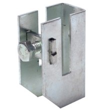 Скоба-держатель полосы с болтом DKC ND2312