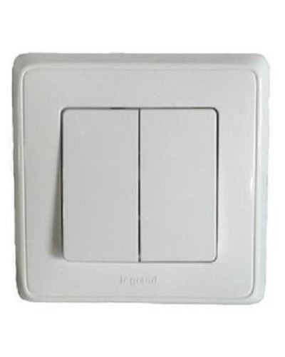 Выключатель автоматические клеммы 10 А 250 В белый Cariva Legrand 773658 в Хасавюрте Аксессуары для кабель-канала Pintop.ru