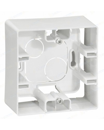 Коробка для накладного монтажа 1 пост (белая) Legrand 672510 в Хасавюрте Аксессуары для кабель-канала Pintop.ru